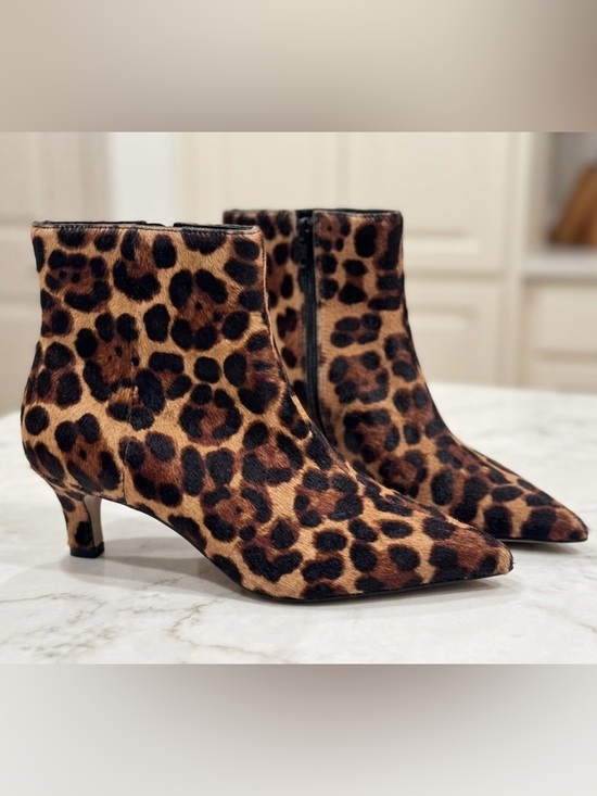 Gianni Bini Shoes - Gianni Bini Georgina Leopard Print Calf Hair Kitten Heel Booties Size 6M